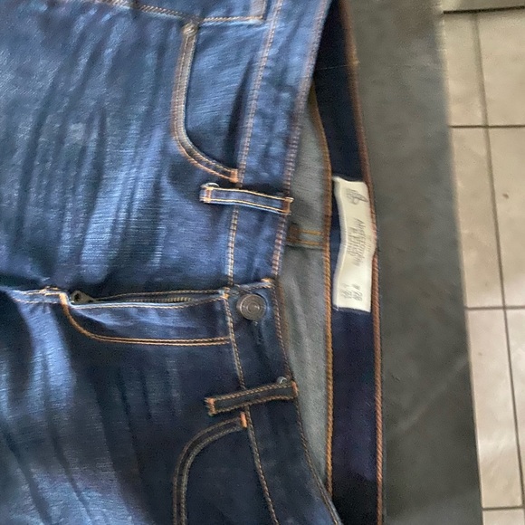 Abercrombie and Fitch Jenkins Stretch Jesns - Picture 5 of 5